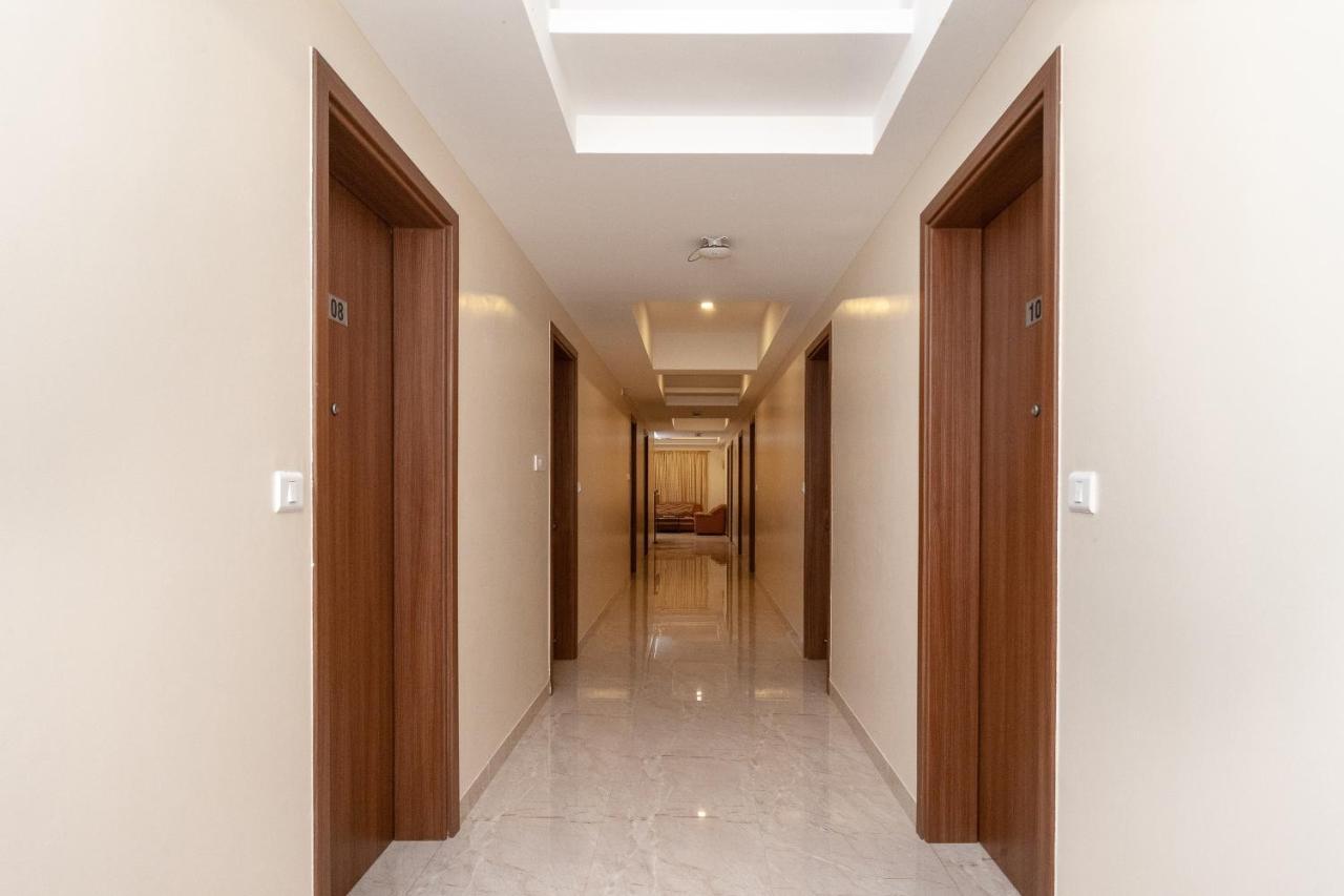 Capital O 17356 Cute Orange Service Apartments Chennai Exterior photo